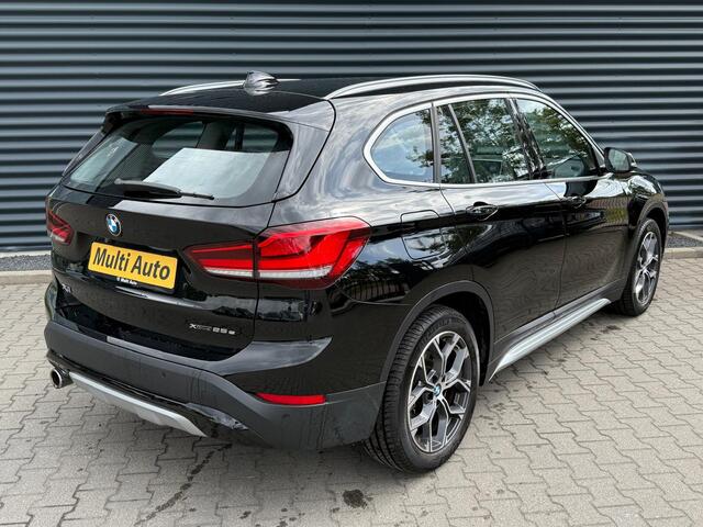 BMW X1 xDrive25e xLine PLug in Hybrid 220 pk | PHEV | Navi Pro | DAB | 18"L.M | LED Koplampen | Stoelverwarming | Sfeerverlichting |