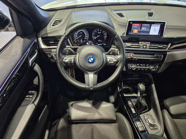 BMW X1 xDrive25e High Executive M-sport Groot Navi | Panorama | Trekhaak afn. | Camera | 19"