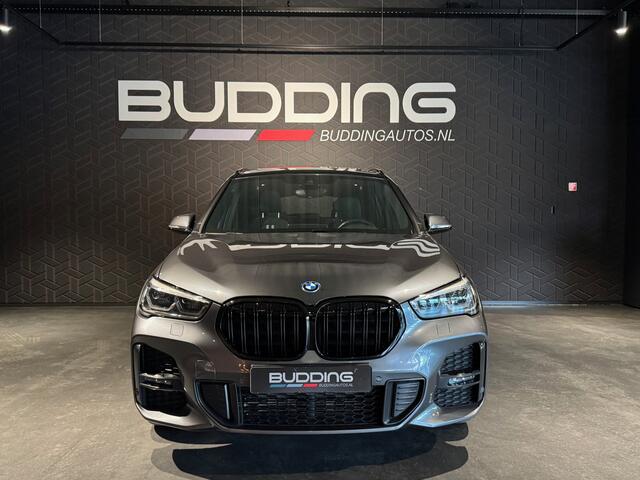 BMW X1 xDrive25e High Exe | Pano | Trekhaak