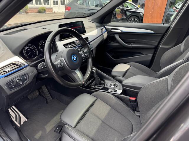 BMW X1 xDrive25e High Exe | Pano | Trekhaak