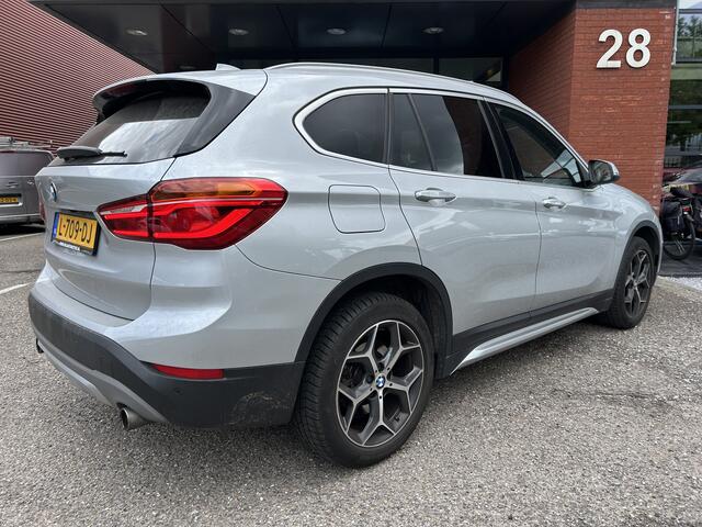 BMW X1 xDrive20i High Executive // HUD // FULL LED // LEDER // CAMERA // NAVI // PDC