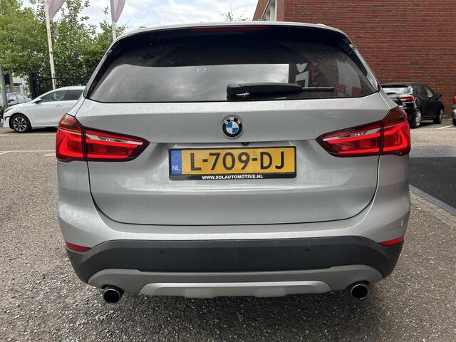 BMW X1 xDrive20i High Executive // HUD // FULL LED // LEDER // CAMERA // NAVI // PDC