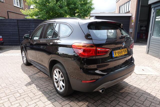 BMW X1 sDrive18i | Lage KM! | CarPlay | Leder | Camera | Elektrische Klep |