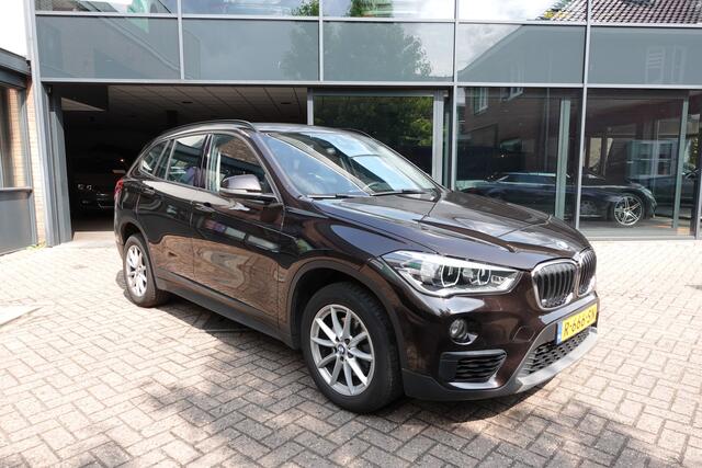 BMW X1 sDrive18i | Lage KM! | CarPlay | Leder | Camera | Elektrische Klep |