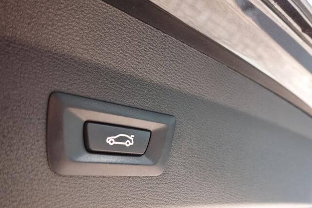 BMW X1 sDrive18i | Lage KM! | CarPlay | Leder | Camera | Elektrische Klep |
