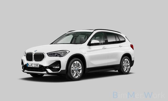 BMW X1 xDrive25e Executive | PANO | Adaptiv CC | Camera | Elec-Klep | Carplay | Dodehoek-assistent - Noodremsyst assist - Snelh-/afstandsreg- Camera Interesse, Proefrit? Bel of app met: 06-24 28 28 42