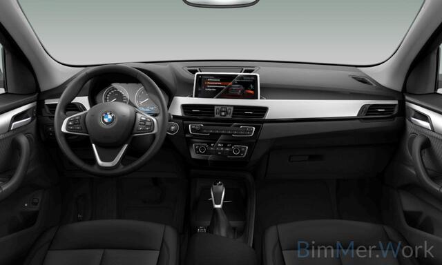 BMW X1 xDrive25e Executive | PANO | Adaptiv CC | Camera | Elec-Klep | Carplay | Dodehoek-assistent - Noodremsyst assist - Snelh-/afstandsreg- Camera Interesse, Proefrit? Bel of app met: 06-24 28 28 42