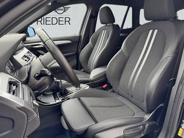 BMW X1 xDrive25e M-SPORT ** LED, NAVI+, HALF-LEDER, HuD, ALARM, KEYLESS, 19-inch LMV ** 1e EIG - UNFALLFREI ** ** INFORMEER OOK NAAR ONZE AANTREKKELIJKE FINANCIAL-LEASE TARIEVEN **