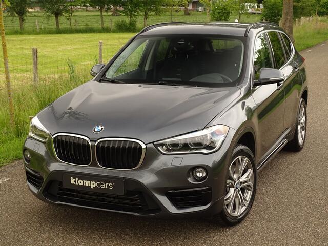 BMW X1 sDrive20i Sport-Line | H+K | Carplay | 1e Eig. | 18inch-Allwheater | St.verw. | Sportstoelen