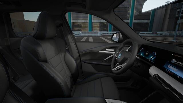 BMW X1 xDrive25e High Executive M Sport Automaat / Panoramadak / Trekhaak / Sportstoelen / Adaptieve LED / M Adaptief onderstel / Parking Assistant Plus / Head-Up / Comfort Access