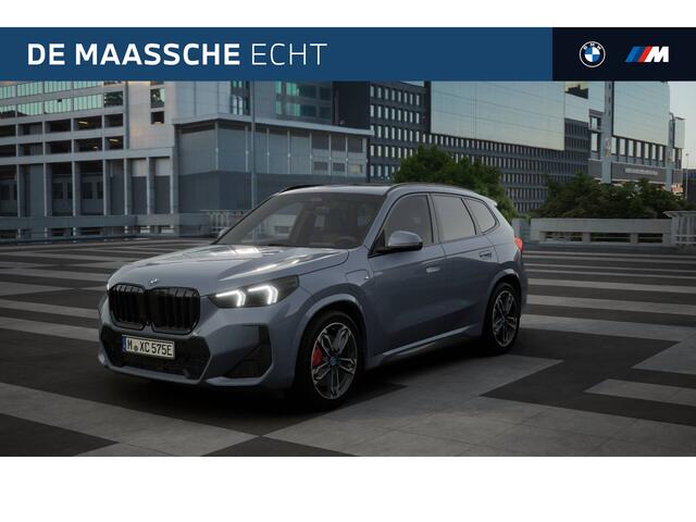 BMW X1 xDrive25e High Executive M Sport Automaat / Panoramadak / Trekhaak / Sportstoelen / M Adaptief onderstel / Stoelverwarming / Comfort Access / Adaptieve LED / Parking Assistant Plus / Head-Up / Harman-Kardon