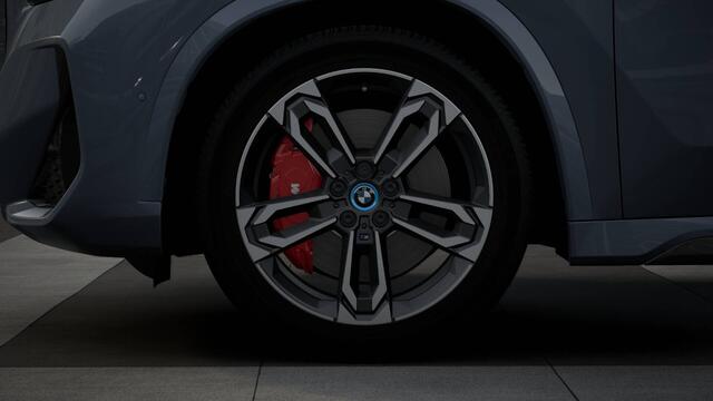 BMW X1 xDrive25e High Executive M Sport Automaat / Panoramadak / Trekhaak / Sportstoelen / M Adaptief onderstel / Stoelverwarming / Comfort Access / Adaptieve LED / Parking Assistant Plus / Head-Up / Harman-Kardon