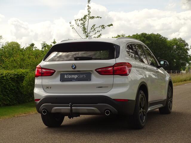 BMW X1 sDrive20i Executive | Parelmoer | Trekhk. | Keyless entry | Stoelverw. | X-line | 192PK