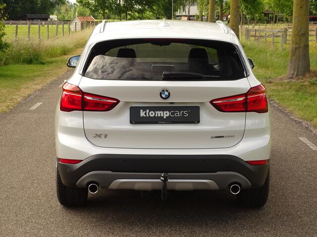 BMW X1 sDrive20i Executive | Parelmoer | Trekhk. | Keyless entry | Stoelverw. | X-line | 192PK