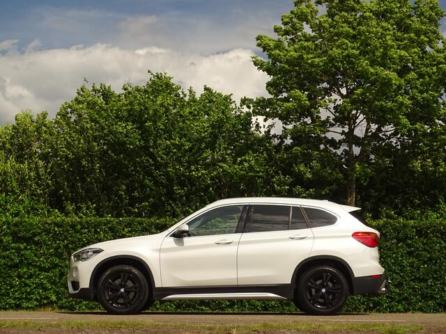 BMW X1 sDrive20i Executive | Parelmoer | Trekhk. | Keyless entry | Stoelverw. | X-line | 192PK