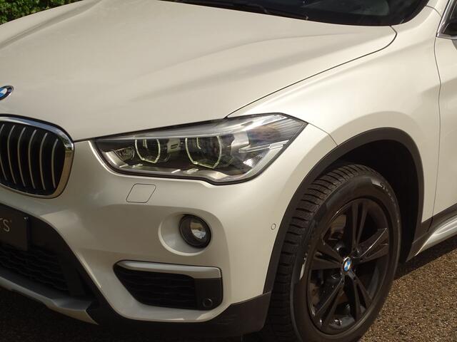BMW X1 sDrive20i Executive | Parelmoer | Trekhk. | Keyless entry | Stoelverw. | X-line | 192PK