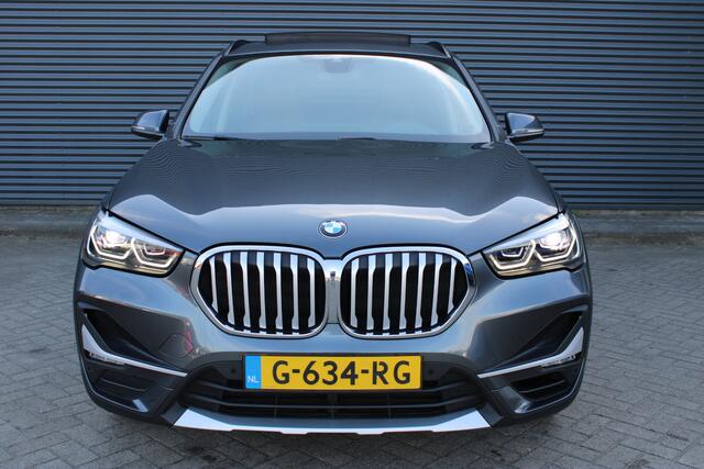 BMW X1 sDrive20i X-Line Panoramdak Full-Led Head-Up Dakota-Leer Groot-Navigatie