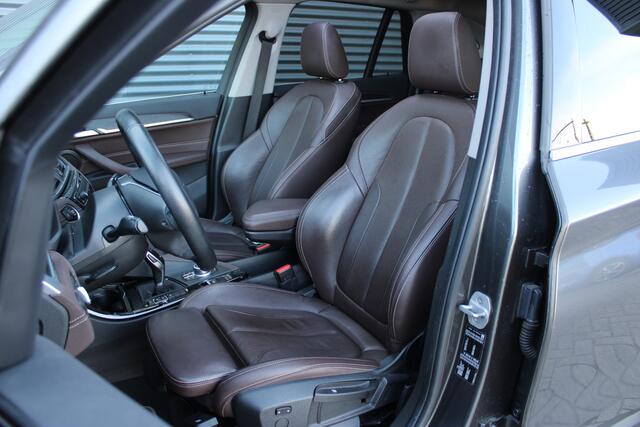 BMW X1 sDrive20i X-Line Panoramdak Full-Led Head-Up Dakota-Leer Groot-Navigatie