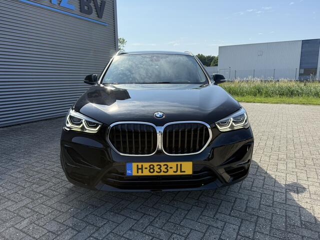 BMW X1 sDrive20i 192 PK Sport Line Achteruitrijcamera Trekhaak DAB Head-Up Display 18 Inch