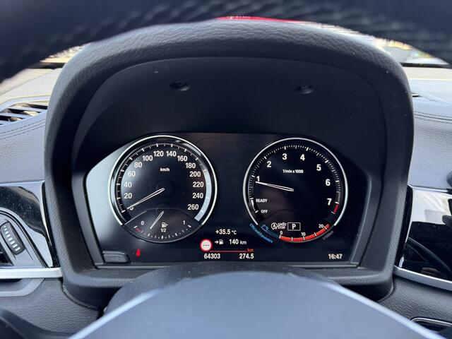 BMW X1 sDrive20i 192 PK Sport Line Achteruitrijcamera Trekhaak DAB Head-Up Display 18 Inch