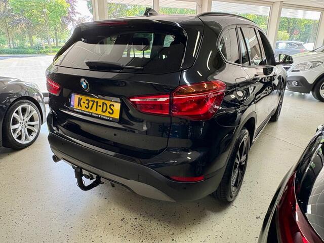BMW X1 18I HIGH EXEC. / Climatronic / Cruise / Afn.Trekh. / Navi / Camera