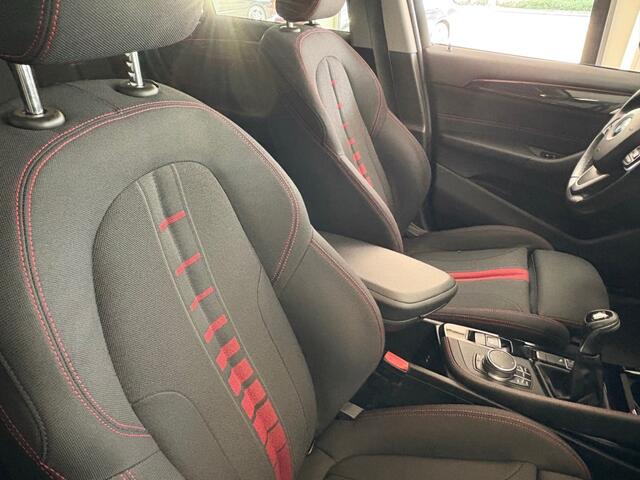 BMW X1 18I HIGH EXEC. / Climatronic / Cruise / Afn.Trekh. / Navi / Camera