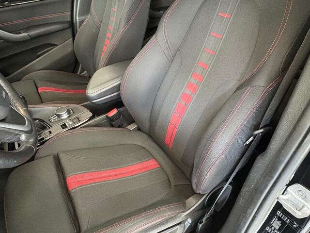 BMW X1 18I HIGH EXEC. / Climatronic / Cruise / Afn.Trekh. / Navi / Camera