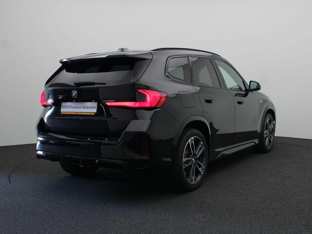 BMW X1 xDrive25e M Sportpakket | Premium Pack | Comfort Access | Achteruitrijcamera | Adaptieve LED | Harman Kardon | 19''