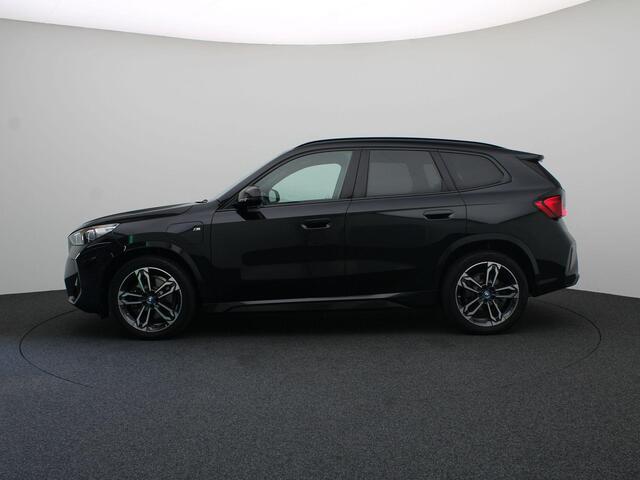 BMW X1 xDrive25e M Sportpakket | Premium Pack | Comfort Access | Achteruitrijcamera | Adaptieve LED | Harman Kardon | 19''