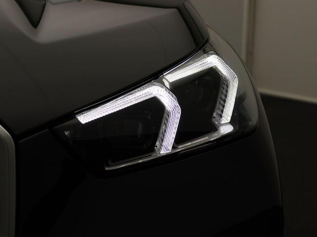 BMW X1 xDrive25e M Sportpakket | Premium Pack | Comfort Access | Achteruitrijcamera | Adaptieve LED | Harman Kardon | 19''