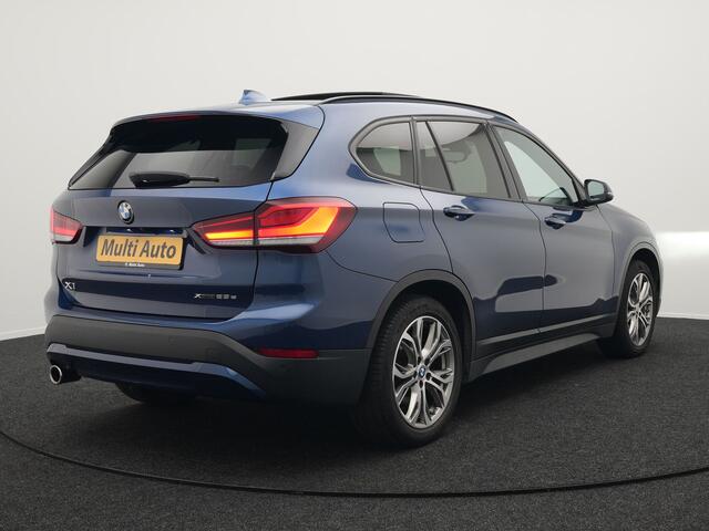 BMW X1 xDrive25e Sportline Plug In Hybrid 220pk PHEV | Panodak | Trekhaak Afn. | Head Up | Lederen Sportstoelen Verwarmd | Apple Carplay | Camera | 18"L.M | M Sportstuur |