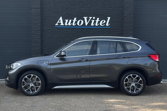 BMW X1 xDrive25e X-Line | Leder | Stoelverwarming | LED | Elektrische Klep | PDC A