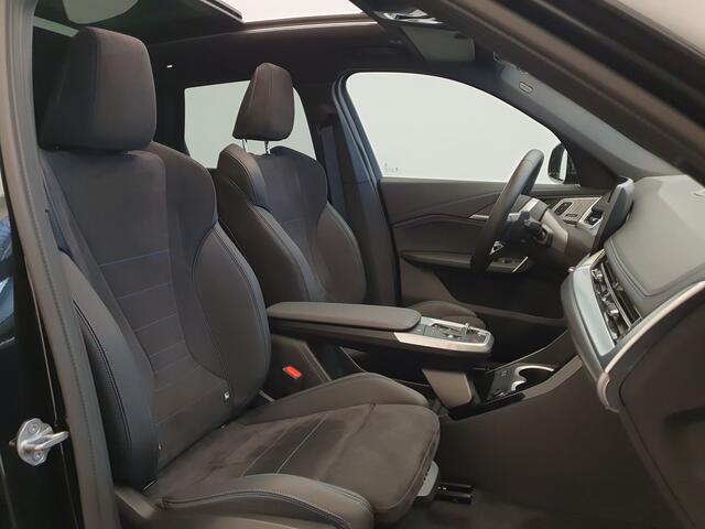 BMW X1 xDrive30e M-Sport Wegklapbare trekhaak, Panoramadak, Harman Kardon