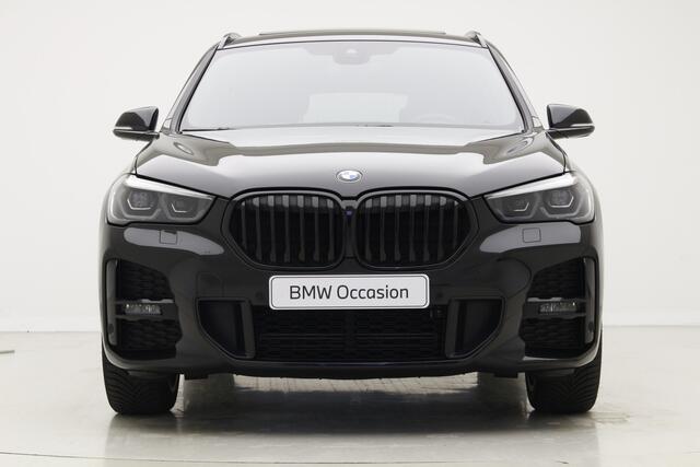 BMW X1 sDrive18i M-Sport | 19" | Camera | Panorama | Stoelverwarming | Head-Up