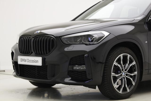 BMW X1 sDrive18i M-Sport | 19" | Camera | Panorama | Stoelverwarming | Head-Up