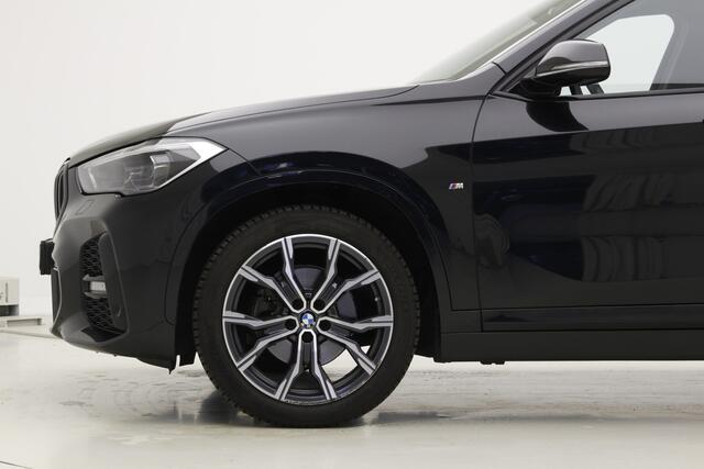 BMW X1 sDrive18i M-Sport | 19" | Camera | Panorama | Stoelverwarming | Head-Up