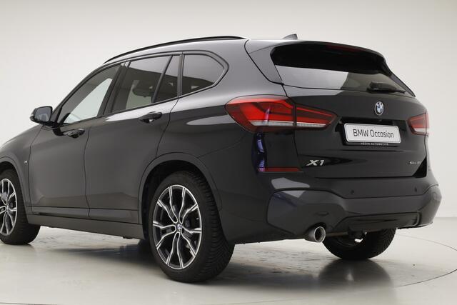 BMW X1 sDrive18i M-Sport | 19" | Camera | Panorama | Stoelverwarming | Head-Up