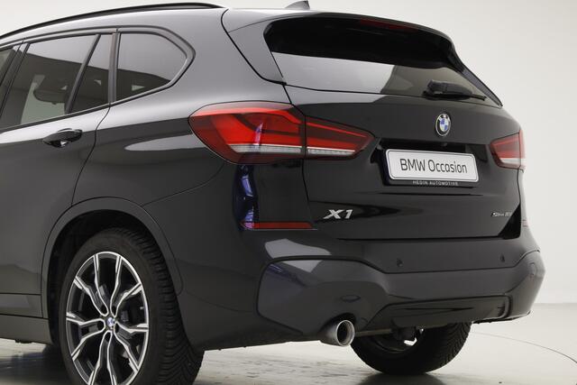 BMW X1 sDrive18i M-Sport | 19" | Camera | Panorama | Stoelverwarming | Head-Up