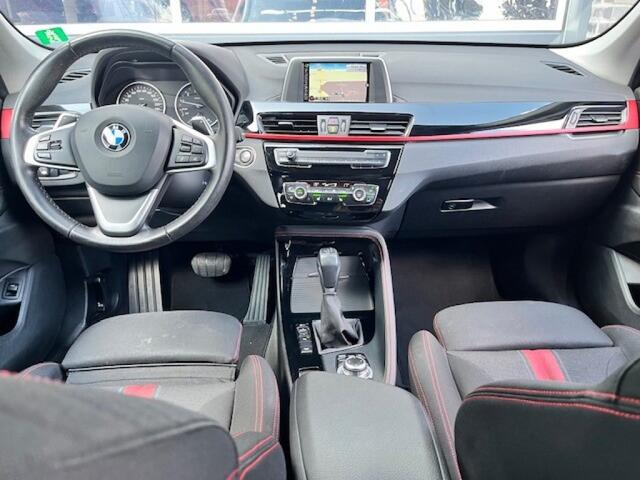 BMW X1 XDRIVE20I SPORTLINE AUT. - NAVI - TREKH. - LED