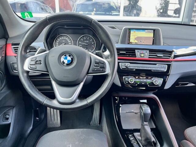 BMW X1 XDRIVE20I SPORTLINE AUT. - NAVI - TREKH. - LED