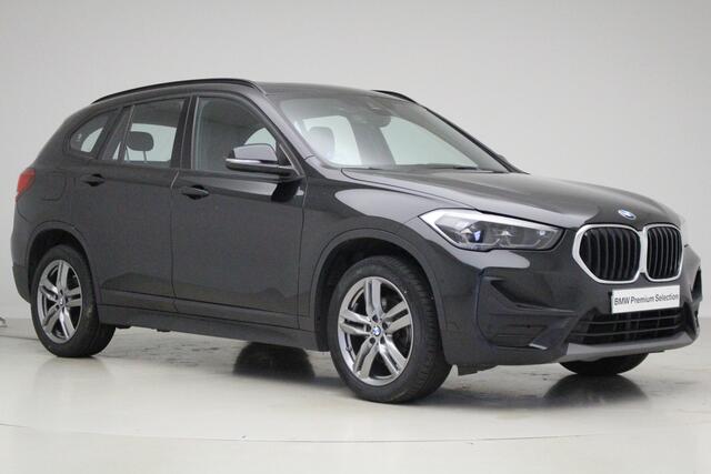 BMW X1 sDrive18i | Panorama | Leder | 2 jaar Garantie | LED | Comfort Acces | 18"M-Sport velgen