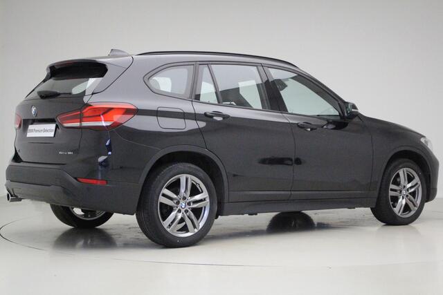 BMW X1 sDrive18i | Panorama | Leder | 2 jaar Garantie | LED | Comfort Acces | 18"M-Sport velgen