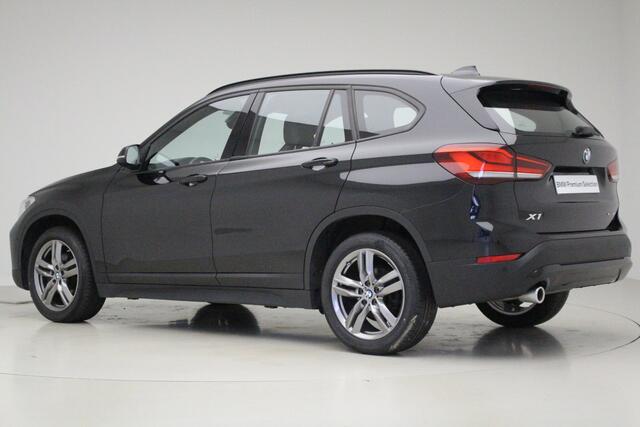 BMW X1 sDrive18i | Panorama | Leder | 2 jaar Garantie | LED | Comfort Acces | 18"M-Sport velgen