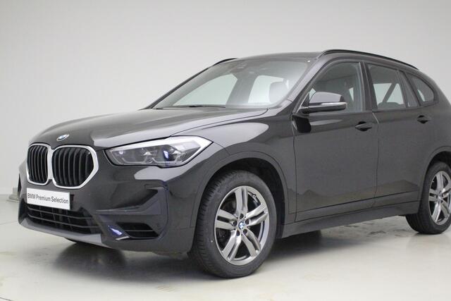 BMW X1 sDrive18i | Panorama | Leder | 2 jaar Garantie | LED | Comfort Acces | 18"M-Sport velgen