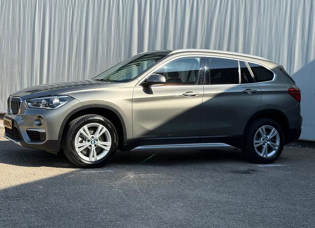 BMW X1 sDrive20i Orange Edition III Leer/Sport etc.