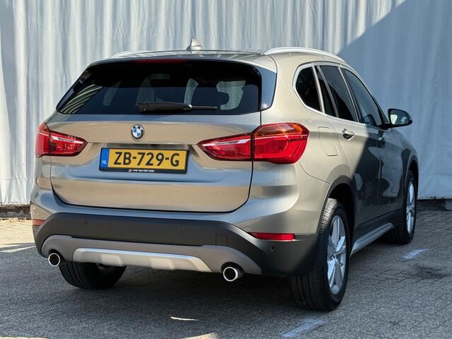 BMW X1 sDrive20i Orange Edition III Leer/Sport etc.