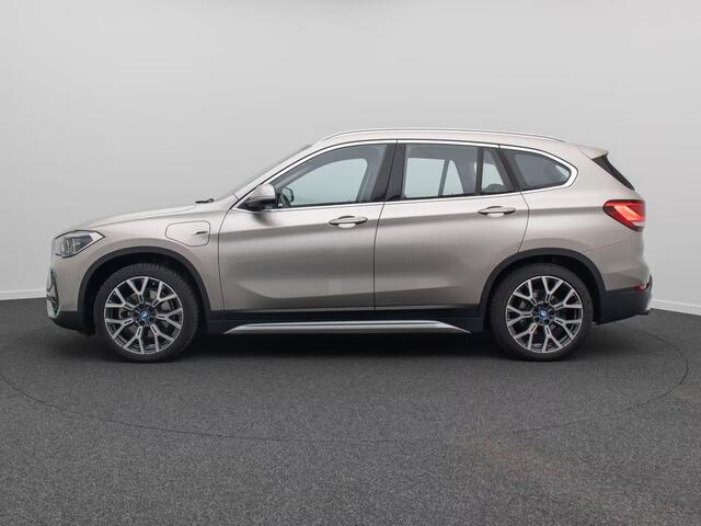 BMW X1 xDrive25e High Executive X Line LED ACC Camera Panoramadak Head Up Trekhaak