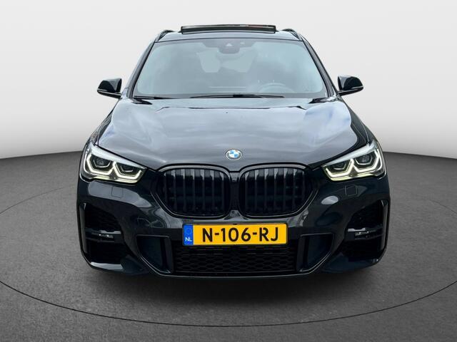 BMW X1 xDrive20i High Executive Aut. M-pakket Panoramadak