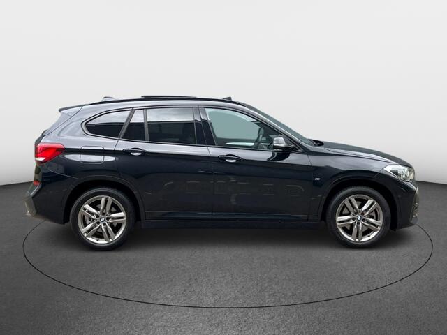 BMW X1 xDrive20i High Executive Aut. M-pakket Panoramadak