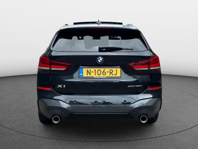 BMW X1 xDrive20i High Executive Aut. M-pakket Panoramadak